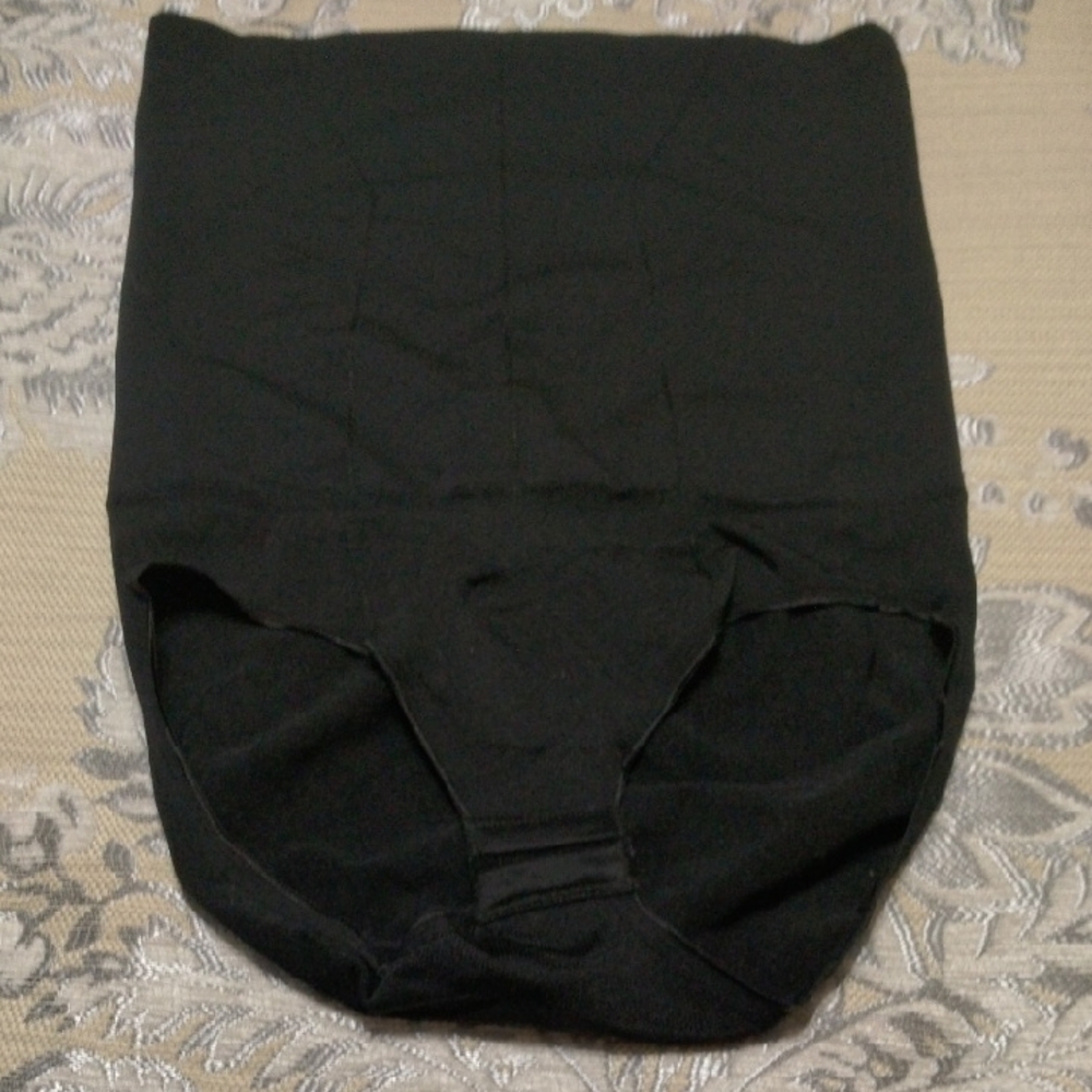 Black High-Waisted Briefs Red Hot By Spanx Shapewear M New